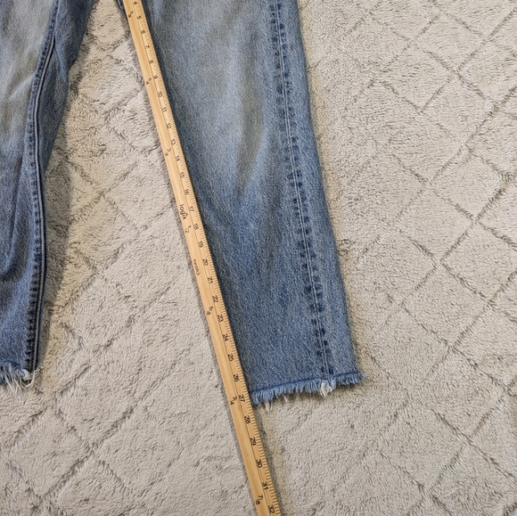 Levi's Jeans Women's 28 Blue Shut Up Wash Wedgie Fit High-Rise Raw Hem 27” - Picture 9 of 11